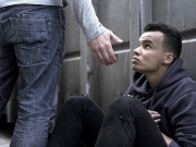 https://www.lemediasocial-emploi.fr/media/cache/articles_thumbnail/uploads/images/articles-small/5d35b09fa45c3_Actu_Portrait educ de rue.jpeg